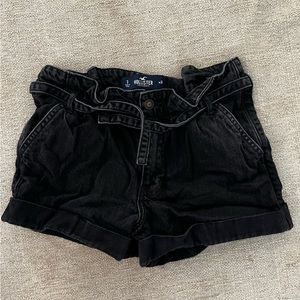Paper bag shorts (Hollister)